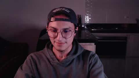 Teo independent model online show from 02/19/25, 02:55