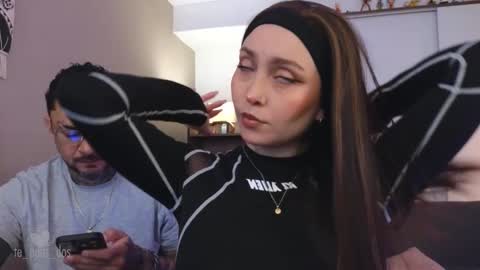 Leo and Luna online show from 10/08/25, 04:15