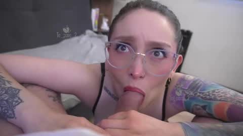 Snapshot of te_para_dos chatting on 03/25/26, 04:46 Leo and Luna online show from 03/25/26, 04:46