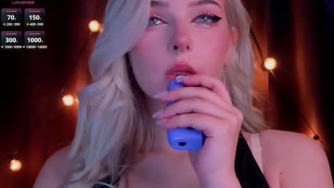 Snapshot of teapartyalice chatting on 03/09/26, 04:38 Alice online show from 03/09/26, 04:38