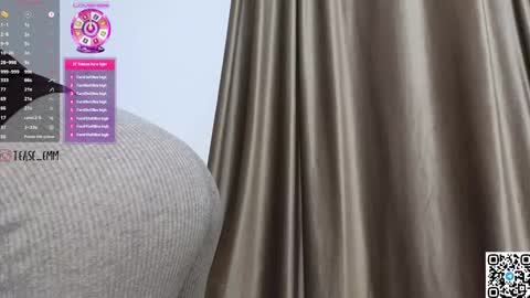 Snapshot of tease_me__ chatting on 01/06/26, 10:23 Em online show from 01/06/26, 10:23