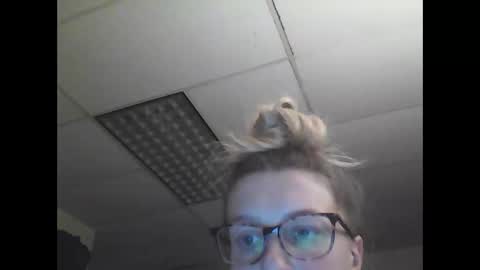 Snapshot of teaseerr chatting on 11/15/25, 10:12 teaseerr online show from 11/15/25, 10:12