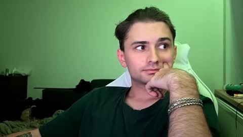 Snapshot of teasenova chatting on 10/16/25, 06:09 Vlad online show from 10/16/25, 06:09