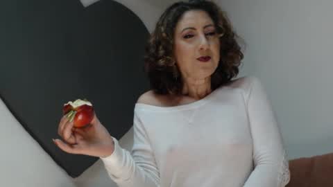 Snapshot of teasexpert4444 chatting on 04/09/26, 06:02 ALICIA--- online show from 04/09/26, 06:02