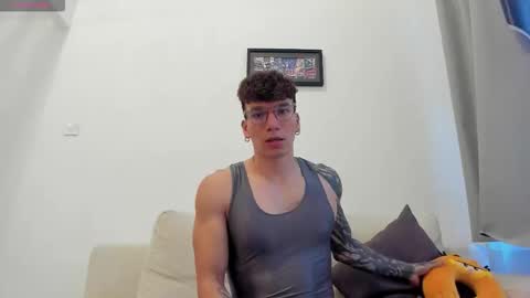 Snapshot of teban_fuckboy chatting on 03/16/26, 06:39 Esteban online show from 03/16/26, 06:39