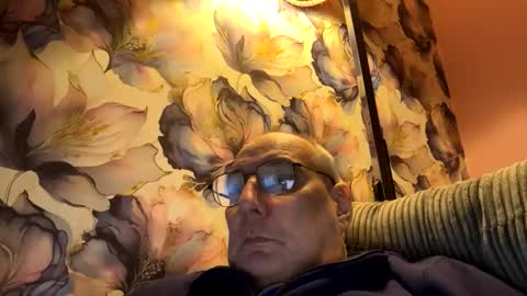 Mark online show from 09/16/25, 06:42