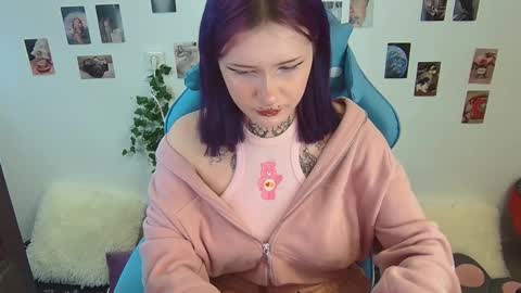 Snapshot of technical_face_powder_error chatting on 11/19/25, 10:48 technical_face_powder_error online show from 11/19/25, 10:48