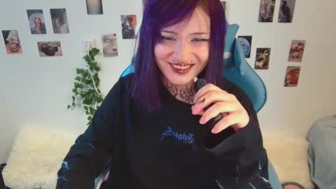 Snapshot of technical_face_powder_error chatting on 11/20/25, 10:04 technical_face_powder_error online show from 11/20/25, 10:04