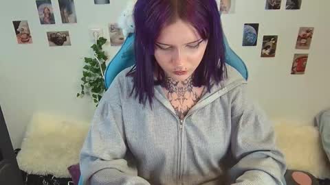 Snapshot of technical_face_powder_error chatting on 11/21/25, 11:31 technical_face_powder_error online show from 11/21/25, 11:31