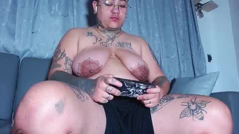 Charlee He online show from 12/15/25, 11:36