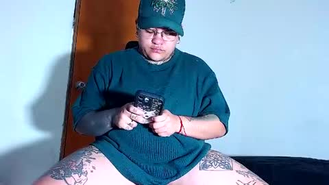 Charlee He online show from 04/05/26, 07:44