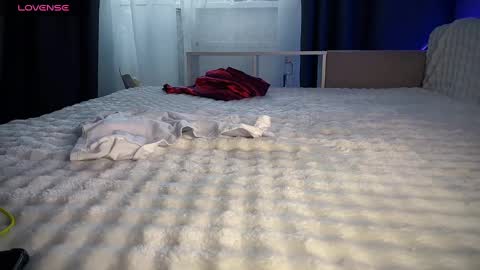 Mary     X TechnoElfff  INST    fansly kissmary online show from 03/04/25, 11:51