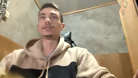 Snapshot of tecnicogatu chatting on 10/01/25, 04:18 tecnicogatu online show from 10/01/25, 04:18