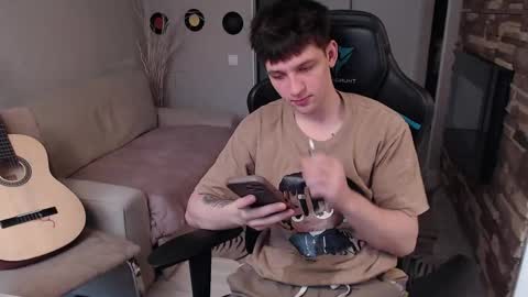 Snapshot of teddy_mode chatting on 04/12/26, 03:06 Teddy online show from 04/12/26, 03:06