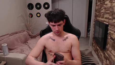 Snapshot of teddy_mode chatting on 04/19/26, 06:10 Teddy online show from 04/19/26, 06:10