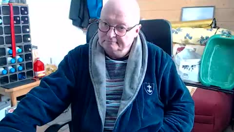 Snapshot of tedy6374 chatting on 04/26/26, 10:24 tedy6374 online show from 04/26/26, 10:24
