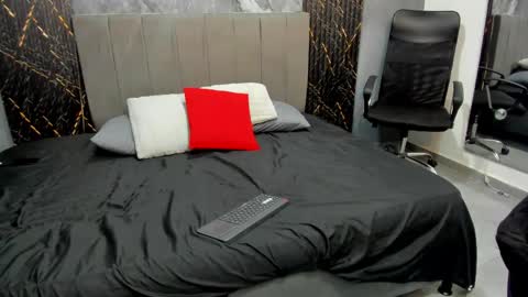 Snapshot of tedyx99 chatting on 04/17/26, 12:30 Tedy online show from 04/17/26, 12:30