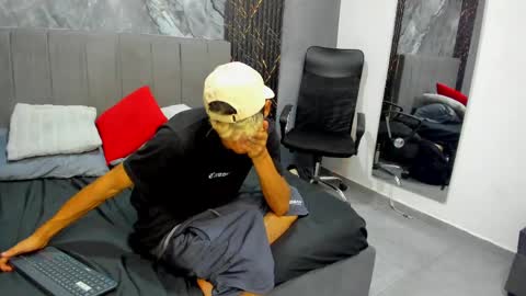 Snapshot of tedyx99 chatting on 04/18/26, 01:59 Tedy online show from 04/18/26, 01:59