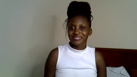 Snapshot of tee_01 chatting on 04/19/26, 01:38 Nicole online show from 04/19/26, 01:38