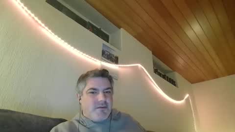 Peter online show from 02/08/25, 01:22