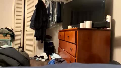 Snapshot of teejm chatting on 11/06/25, 03:18 Twizzler online show from 11/06/25, 03:18