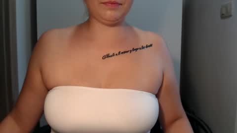 Teeyara  online show from 09/23/25, 11:35