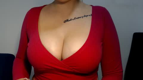 Teeyara  online show from 10/10/25, 07:51