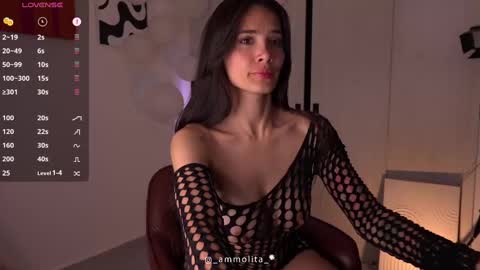 Snapshot of tef_1 chatting on 11/17/25, 11:32 Tefa online show from 11/17/25, 11:32