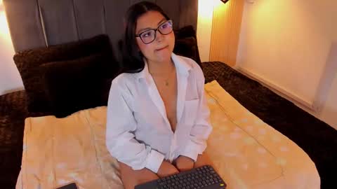 Snapshot of teffa_bloom chatting on 10/31/25, 12:17 Teffa online show from 10/31/25, 12:17