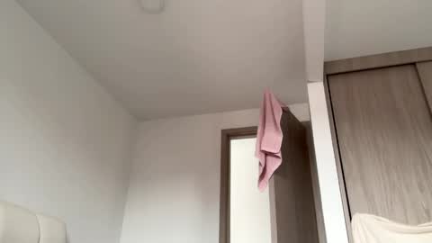 Amy No penetration Virgiin giirl online show from 05/21/26, 12:23
