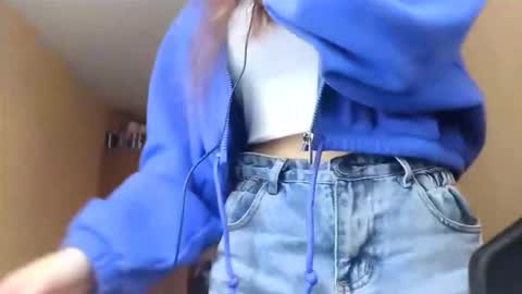 Snapshot of teganmeiser chatting on 10/28/25, 10:41 Kimi online show from 10/28/25, 10:41