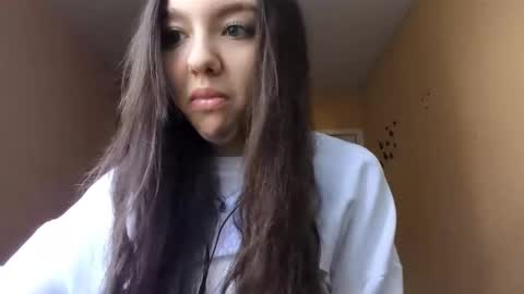 Snapshot of teganmeiser chatting on 10/30/25, 11:55 Kimi online show from 10/30/25, 11:55