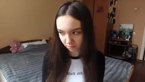 Snapshot of teganmeiser chatting on 11/29/25, 10:29 Kimi online show from 11/29/25, 10:29