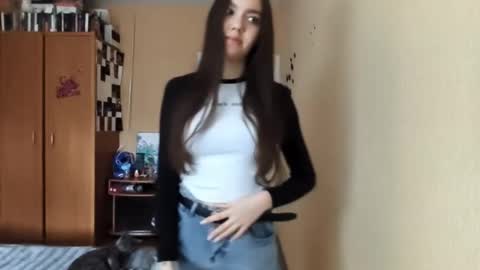 Snapshot of teganmeiser chatting on 12/02/25, 11:15 Kimi online show from 12/02/25, 11:15