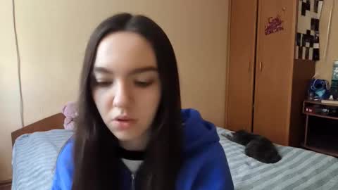 Snapshot of teganmeiser chatting on 12/19/25, 07:37 Kimi online show from 12/19/25, 07:37