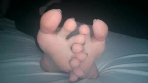 Viv West online show from 11/06/25, 04:24