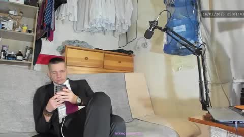 Virg Lszl online show from 02/16/25, 08:00