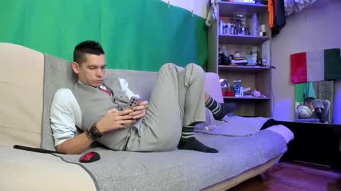 Virg Lszl online show from 11/30/25, 12:20