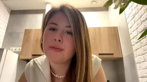 Snapshot of templeholberg chatting on 03/09/26, 09:35 Lana online show from 03/09/26, 09:35