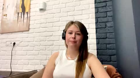 Snapshot of templeholberg chatting on 03/13/26, 09:05 Lana online show from 03/13/26, 09:05