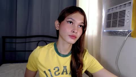 Snapshot of temptation_lily chatting on 05/23/26, 04:29 Lily online show from 05/23/26, 04:29