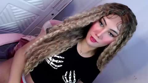 Snapshot of temptationoflust chatting on 02/14/25, 05:30 Im Dianna DONT FORGET TO FOLLOW ME online show from 02/14/25, 05:30