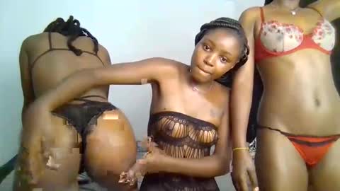 Snapshot of tempting_tiah chatting on 11/06/25, 11:11 tiah online show from 11/06/25, 11:11