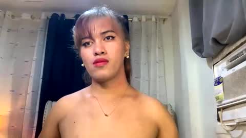 Snapshot of temptress_hot_dea chatting on 12/18/24, 10:19 Dea online show from 12/18/24, 10:19