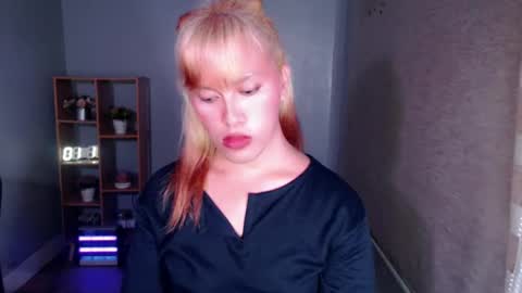 Snapshot of temptress_hot_dea chatting on 01/29/25, 05:02 Dea online show from 01/29/25, 05:02