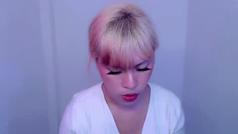 Snapshot of temptress_hot_dea chatting on 02/14/25, 02:07 Dea online show from 02/14/25, 02:07