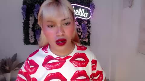 Snapshot of temptress_hot_dea chatting on 03/10/25, 08:26 Dea online show from 03/10/25, 08:26