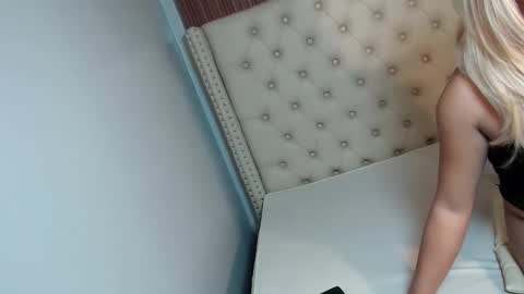 Snapshot of temptress_hot_dea chatting on 09/20/25, 11:44 Dea online show from 09/20/25, 11:44