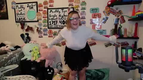 Pixie and Tentacle Overlord online show from 01/16/26, 11:20