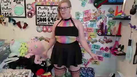 Pixie and Tentacle Overlord online show from 06/26/26, 10:14